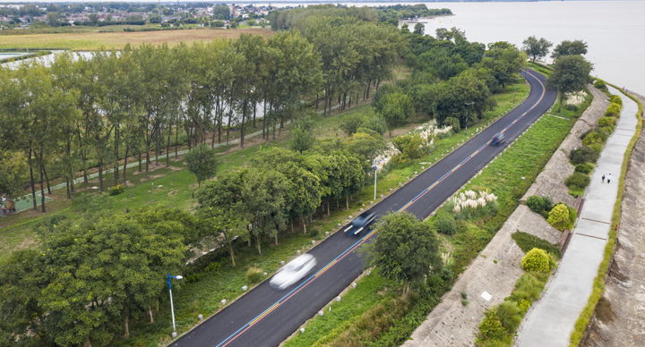 洪泽：农路重点项目建设加速跑