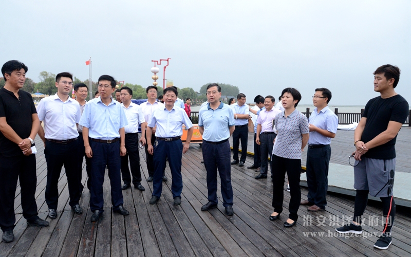 朱亚文检查洪泽湖国际大闸蟹节准备工作 淮安市洪泽区人民政府