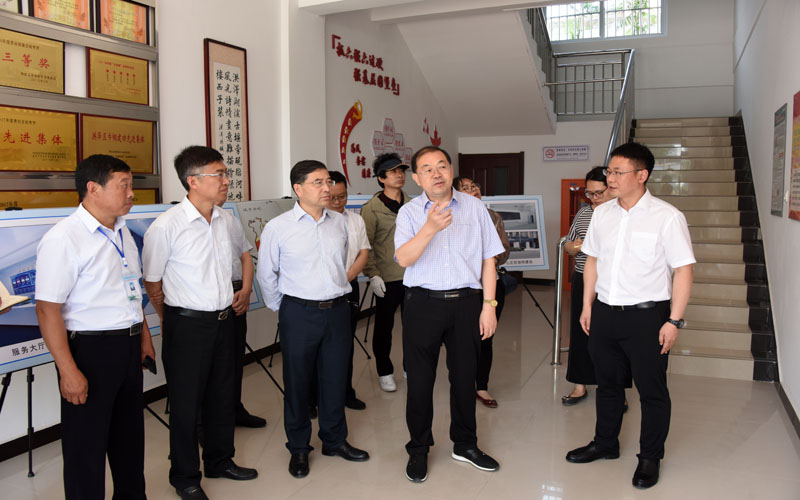 赵洪权调研我区解放思想大讨论活动